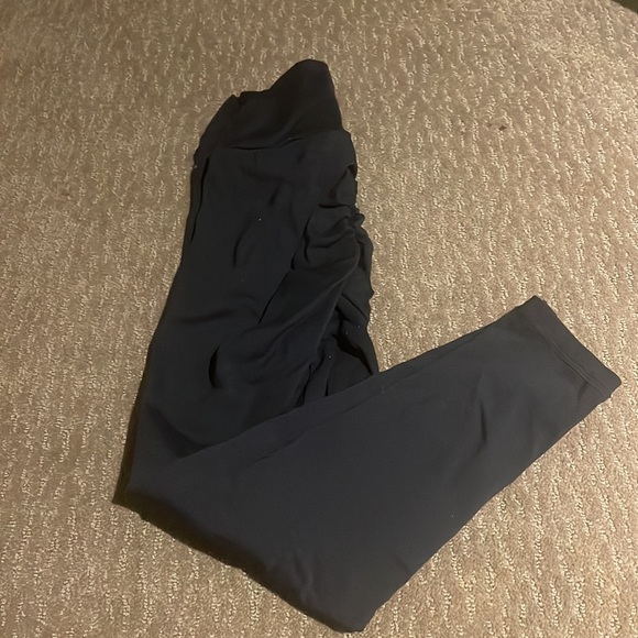 CLS Scrunch Butt Leggings - Picture 2 of 3